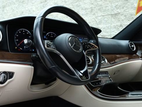 Used 2021 Mercedes-Benz E 350 Sedan image 3