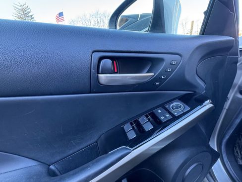 Used 2018 Lexus IS 300 AWD image 24