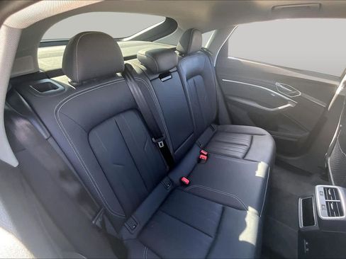 Used 2021 Audi e-tron Premium Plus w/ Premium Plus Package AWD/4WD image 18