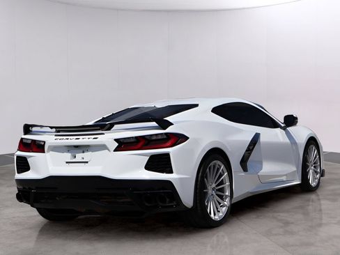 Used 2024 Chevrolet Corvette Stingray Coupe w/ 1LT RWD image 7