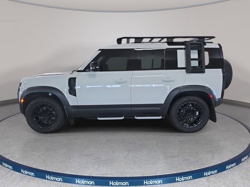Used 2023 Land Rover Defender 110 S image 11