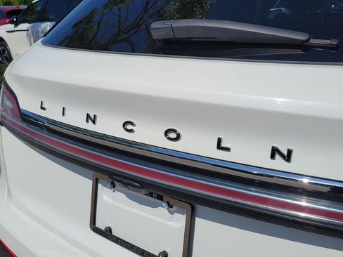 Used 2023 Lincoln Nautilus Black Label w/ Class II Trailer Tow Package AWD/4WD image 7