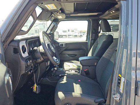 Used 2025 Jeep Wrangler Unlimited Sahara w/ Safety Group AWD/4WD image 7