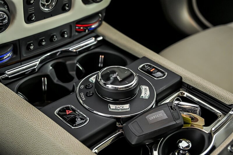 Used 2015 Rolls-Royce Wraith RWD image 38