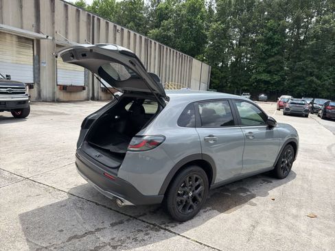 Used 2025 Honda HR-V Sport image 11