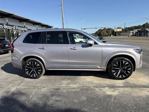 New 2026 Volvo XC90 B6 Plus w/ Protection Package Premier image 6