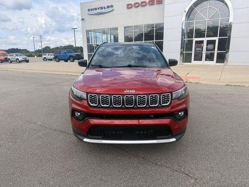 Used 2025 Jeep Compass Limited AWD/4WD image 8