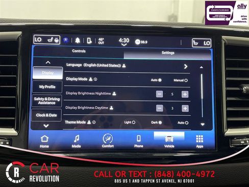 Used 2023 Chrysler Pacifica Touring-L FWD image 19