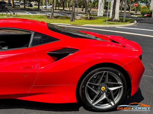 Used 2021 Ferrari F8 Tributo image 46