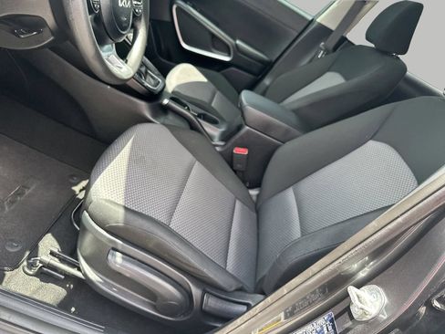 Used 2024 Kia Soul LX w/ Option Group 015 FWD image 11