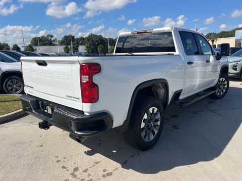 Used 2024 Chevrolet Silverado 2500 Custom image 8