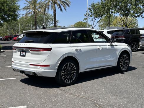Used 2021 Lincoln Corsair Reserve w/ Equipment Group 201A AWD/4WD image 4