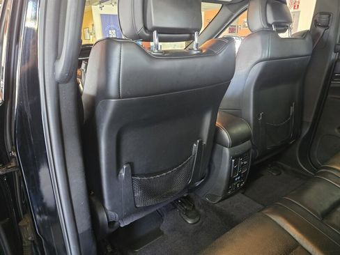 Used 2017 Jeep Grand Cherokee Overland image 12