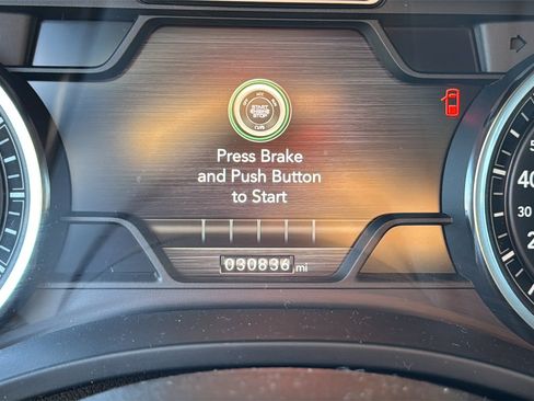 Used 2021 RAM 1500 Big Horn image 9