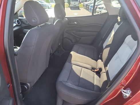 Used 2025 Chevrolet Trax LS image 10