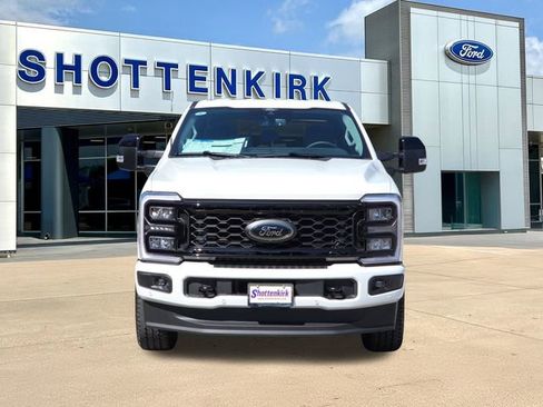 New 2026 Ford F250 Lariat w/ Black Appearance Package AWD/4WD image 2