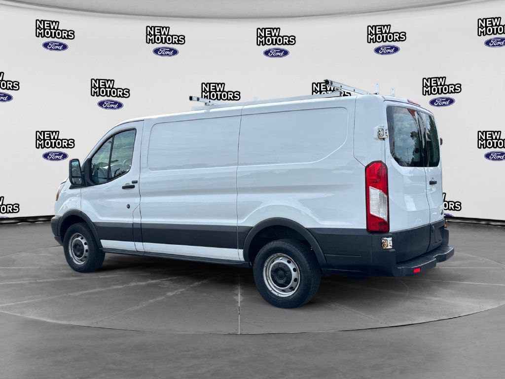Used 2017 Ford Transit 250 130 Low Roof RWD image 3