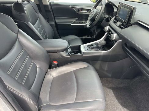 Used 2022 Toyota RAV4 XLE Premium w/ Carpet Mat Package (TMS) FWD image 23