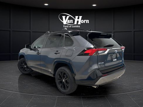 Used 2023 Toyota RAV4 XSE AWD/4WD image 5
