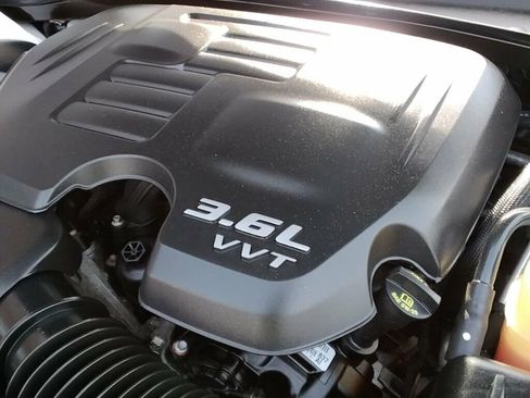 Used 2015 Chrysler 300 Limited w/ Driver Convenience Group image 27