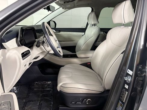 Used 2025 Hyundai Palisade Calligraphy image 16