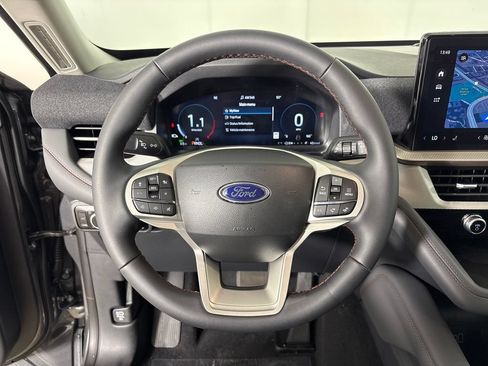 New 2026 Ford Explorer Active RWD image 18