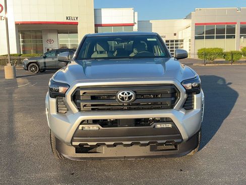 Certified 2025 Toyota Tacoma SR5 AWD/4WD image 2