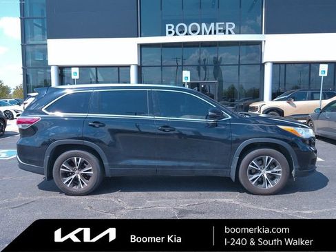 Used 2016 Toyota Highlander XLE AWD/4WD image 6