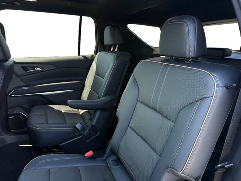 Used 2025 Chevrolet Traverse High Country w/ LPO, Floor Liner Package AWD/4WD image 16