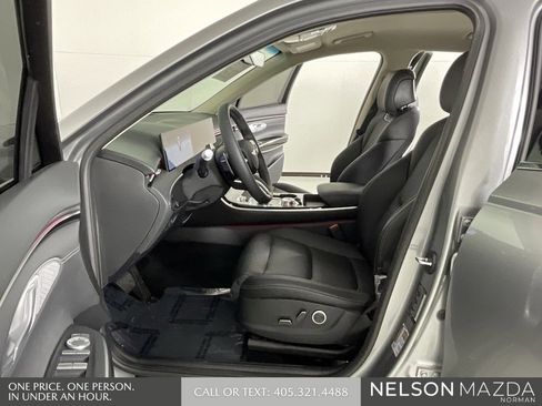 Used 2026 Genesis GV70 2.5T image 11