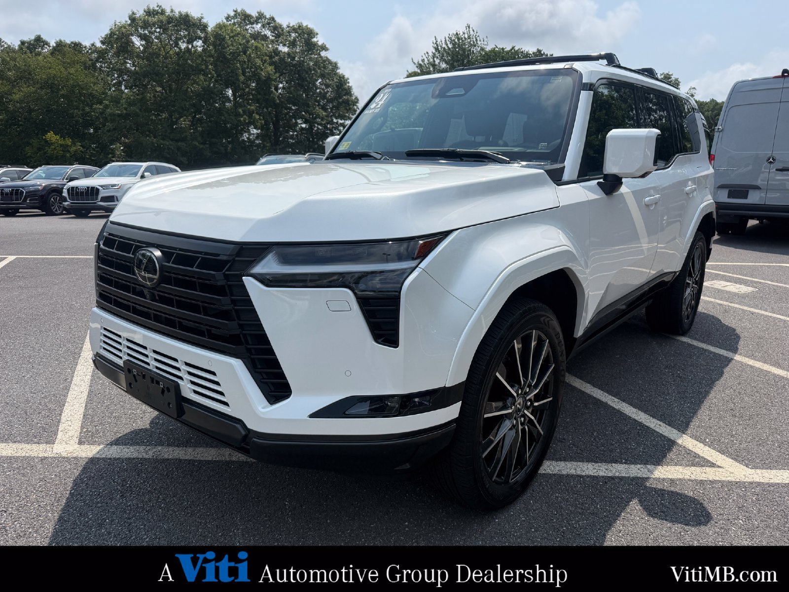 Used 2024 Lexus GX 550 w/ Accessory Package (2T) AWD/4WD image 4