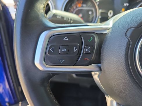 Used 2018 Jeep Wrangler Unlimited Sahara AWD/4WD image 26