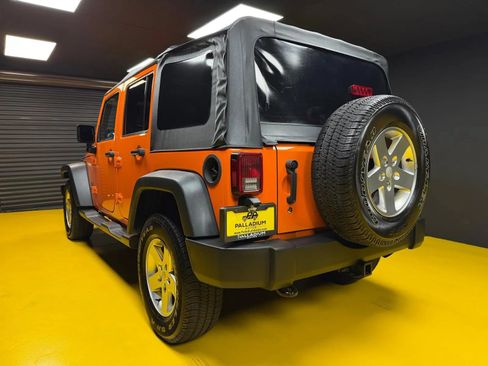Used 2012 Jeep Wrangler Unlimited Sport AWD/4WD image 4