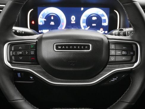 Used 2024 Jeep Wagoneer Series III w/ Flexible Seating Group image 25