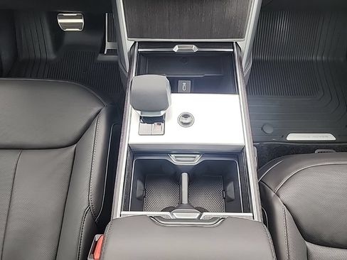 New 2026 Land Rover Range Rover SE AWD/4WD image 24