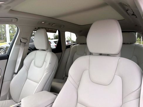 Used 2024 Volvo XC60 B5 Core w/ Protection Package Premier image 19