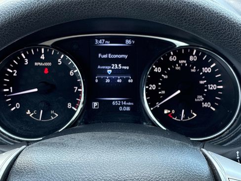 Used 2016 Nissan Rogue SV AWD/4WD image 26