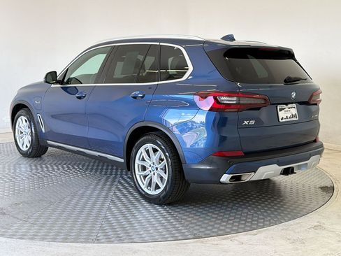 Used 2022 BMW X5 xDrive45e w/ Luxury Seating Package AWD/4WD image 3