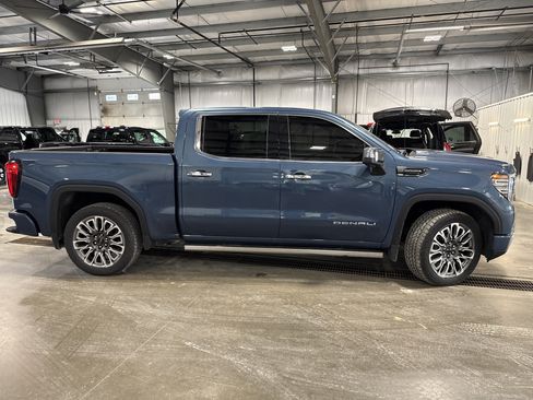 Used 2025 GMC Sierra 1500 Denali Ultimate AWD/4WD image 3