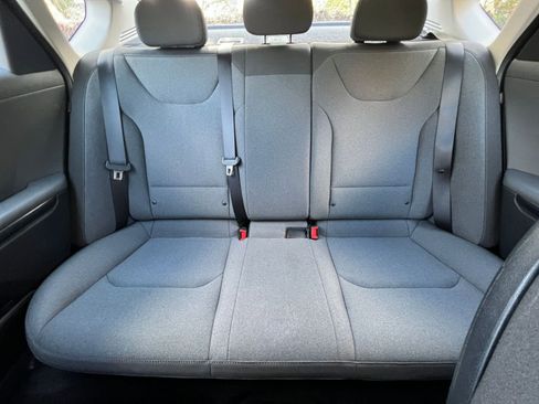 Used 2025 Kia K4 LXS image 37