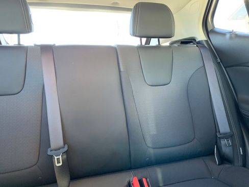 Used 2025 Buick Encore GX Preferred image 35