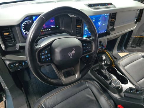 Used 2022 Ford Bronco Badlands image 16