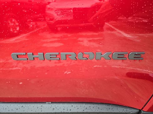 New 2026 Jeep Cherokee Laredo image 9
