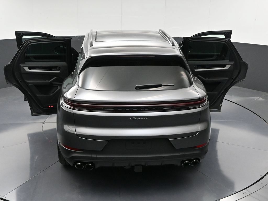 Certified 2026 Porsche Cayenne AWD/4WD image 34