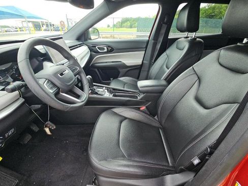 Used 2025 Jeep Compass Limited AWD/4WD image 5