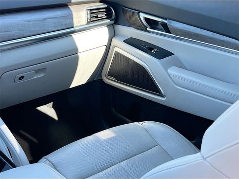 Used 2022 Kia Telluride EX w/ EX Premium Package image 24