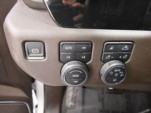 Used 2022 Chevrolet Silverado 1500 LTZ image 19