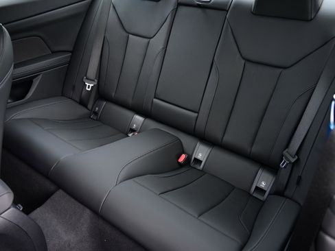 Used 2025 BMW 430i Coupe w/ M Sport Package image 9