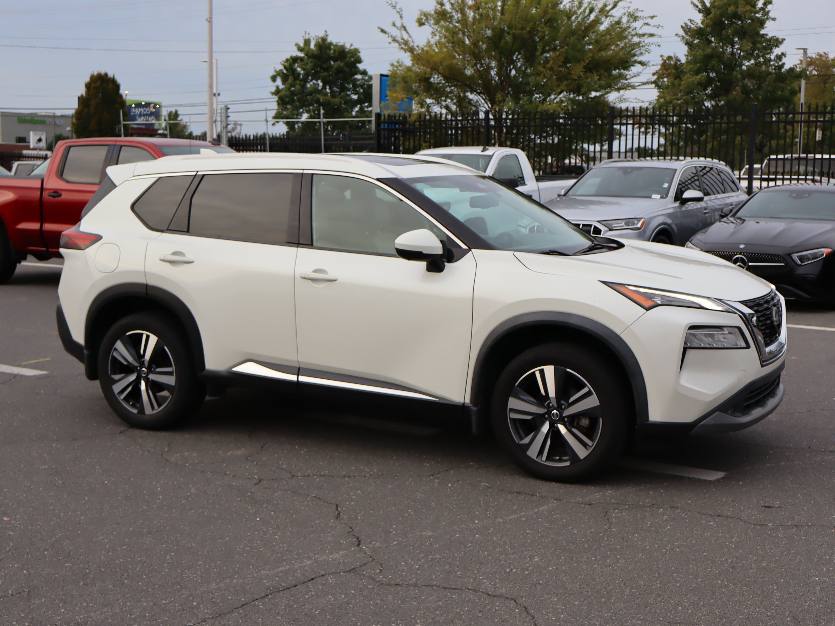 Used 2021 Nissan Rogue SL FWD image 13