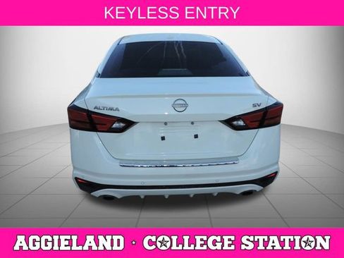 Used 2023 Nissan Altima 2.5 SV w/ SV Premium Package image 5